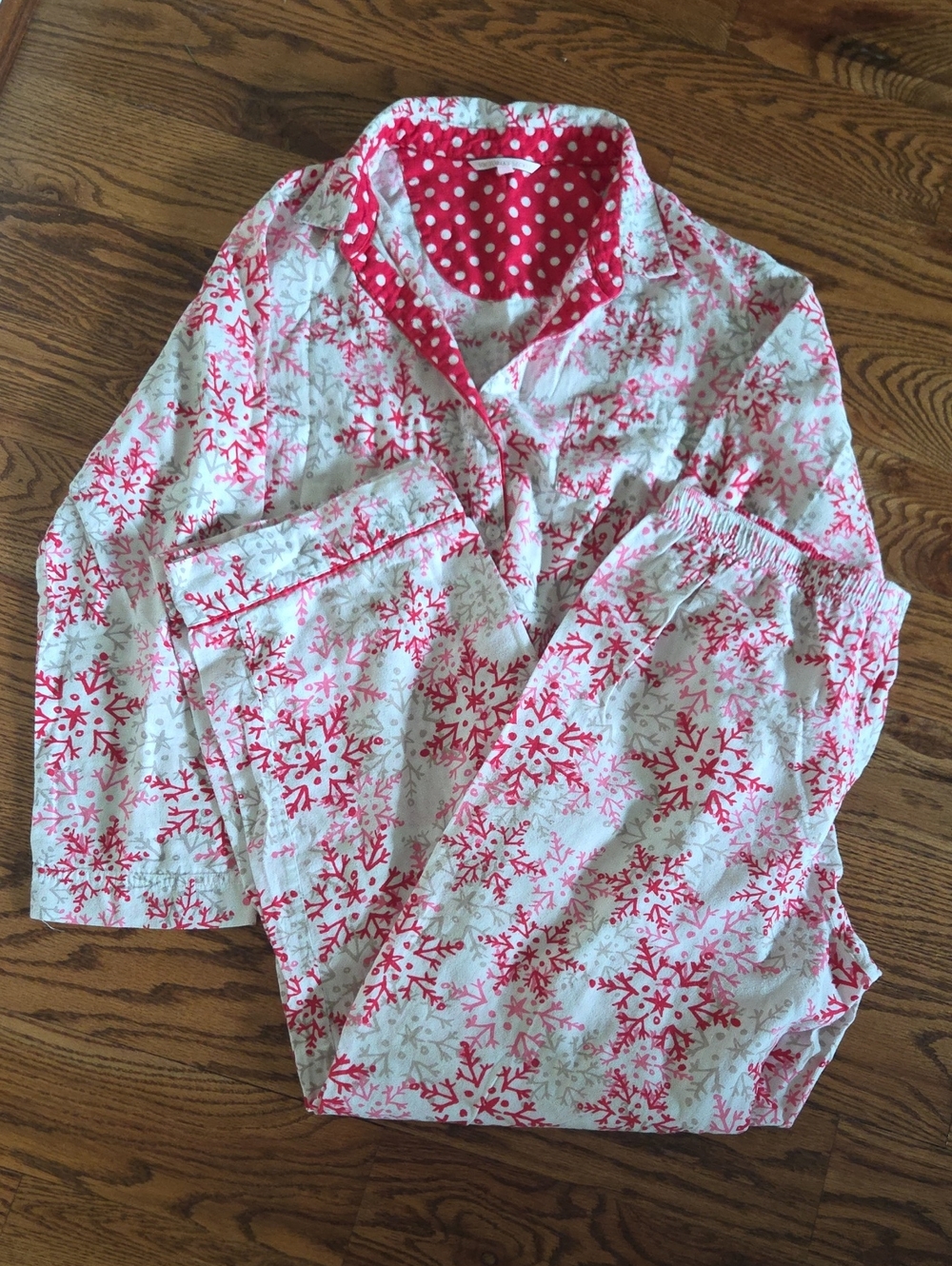 Victories Secret  Pink Snowflake Cotton Pajama Set